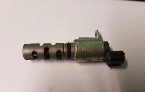 Lexus GS 250 350 300H 450H Valve oil control 33801050001