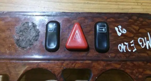 Mercedes-Benz E W210 Hazard light switch