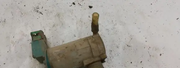 Nissan X-Trail T30 Windscreen/windshield washer pump 2224616