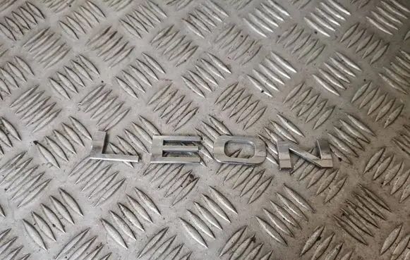 Seat Leon (1P) Manufacturers badge/model letters 
