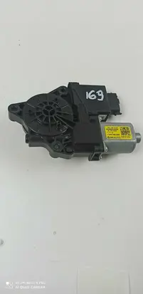 KIA Optima Front door window regulator motor 82460D4000 617016301 169