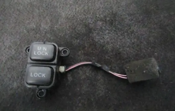 Mazda Xedos 9 Central locking switch button ta013k03