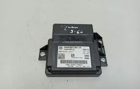 Volkswagen Tiguan Hand brake control module 3AA907801H