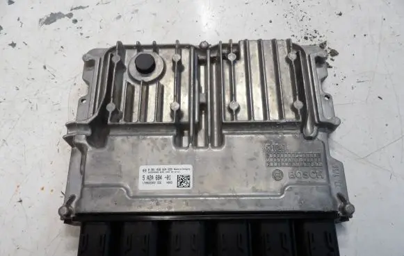 BMW 1 F40 Engine control unit/module 5A2A68401 170822303 0281039024