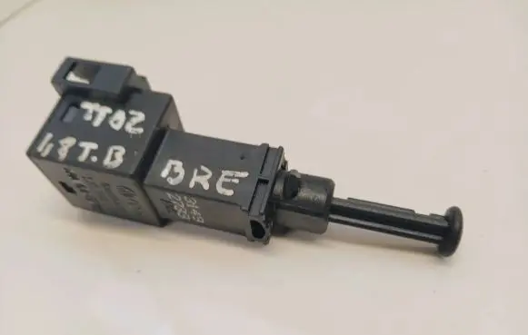 Audi TT Mk1 Brake pedal sensor switch 1J0945511A