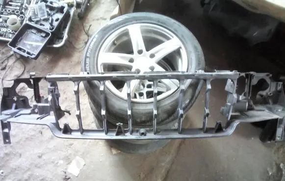 Land Rover Freelander Front grill AMR1496