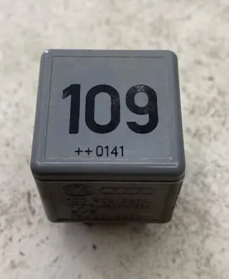 Ford Galaxy Other relay 1J0906381A V23134B63X396