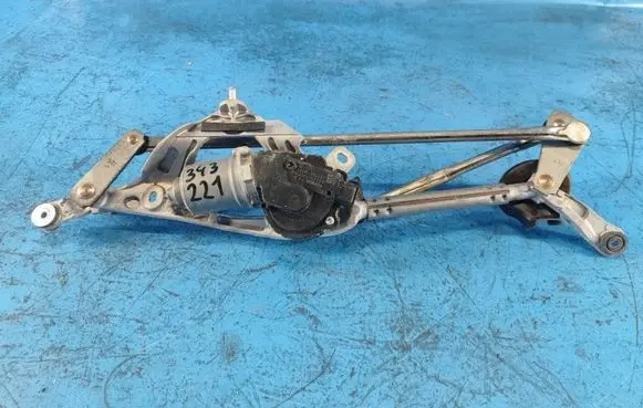Lexus CT 200H Front wiper blade arm 8515076020