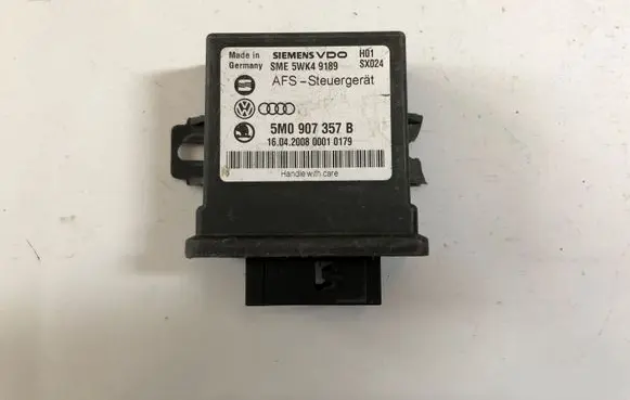 Volkswagen PASSAT B6 Light module LCM 5M0907357B 5WK49189