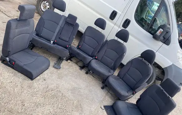 Mitsubishi Grandis Seat set 