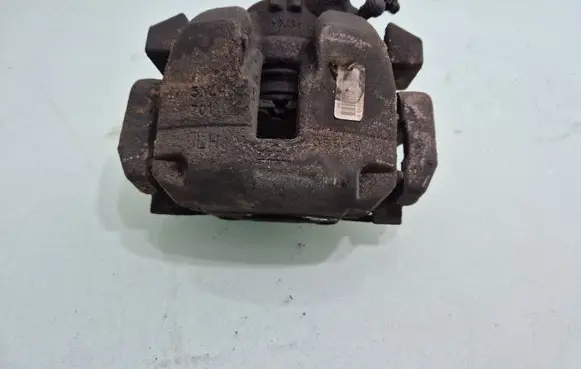 Peugeot 5008 II Front brake caliper