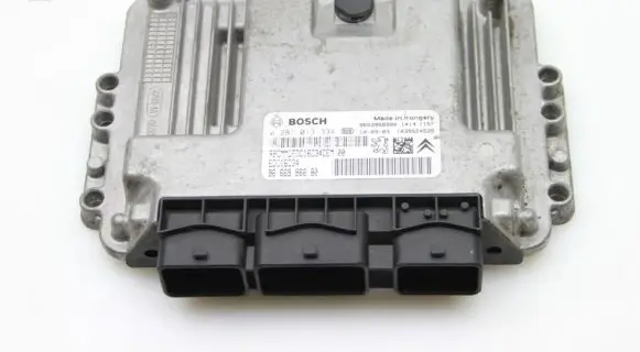 Peugeot 3008 I Engine control unit/module 9666986680