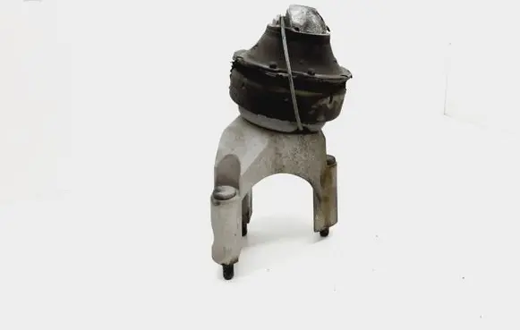 Volvo XC90 Engine mount bracket 30793838