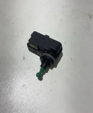 Volkswagen Golf IV Headlight level adjustment motor 1J0941295F