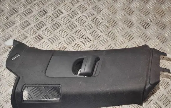 Volvo XC90 (B) pillar trim (top) 31389171