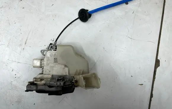 Audi A4 S4 B8 8K Front door lock 8J1837015C