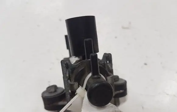Subaru Forester SH Vacuum valve 1397001041