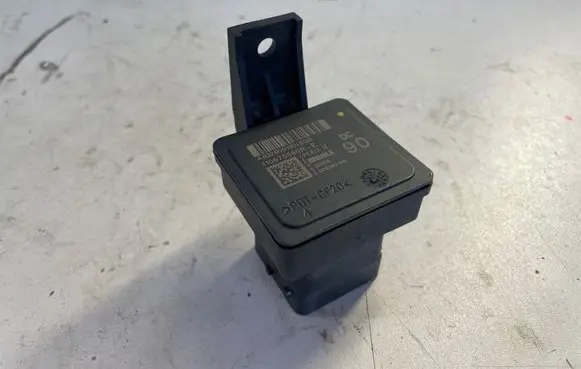 Renault Trafic III (X82) Glow plug pre-heat relay A622900130 110675590R 000383198