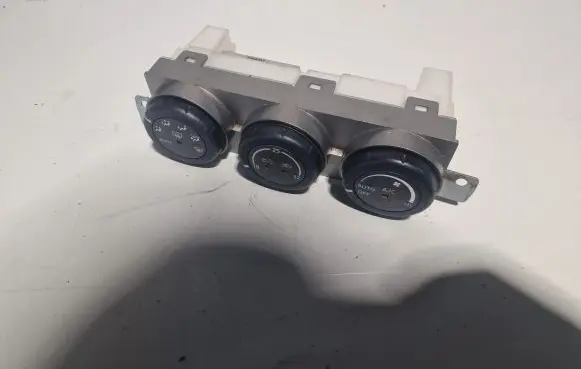 Nissan X-Trail T30 Climate control unit