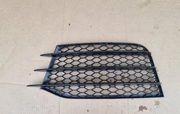 Audi TT TTS Mk2 Front bumper lower grill 8J0807681G