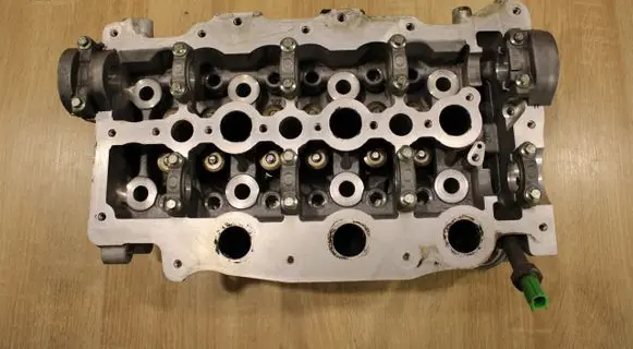 Citroen C6 Engine head 4R8Q6C064AH