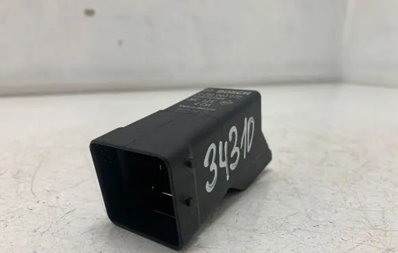 Nissan X-Trail T32 Glow plug pre-heat relay 110673774R 0281003070