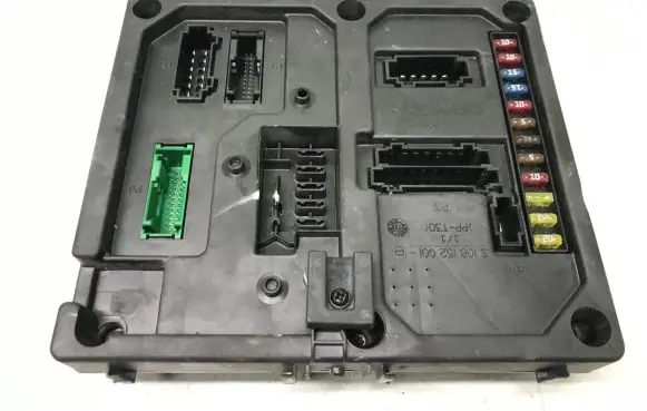Volkswagen Sharan Fuse module 7M3962258R S110730200