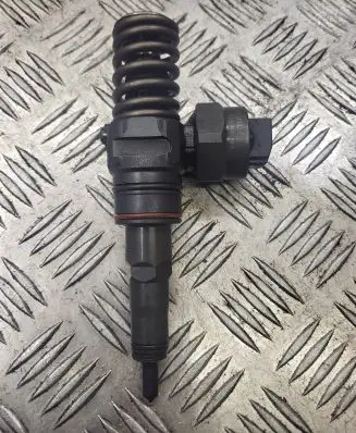 Audi A6 S6 C5 4B Fuel injector 038130073F