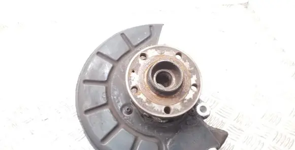 Front wheel hub