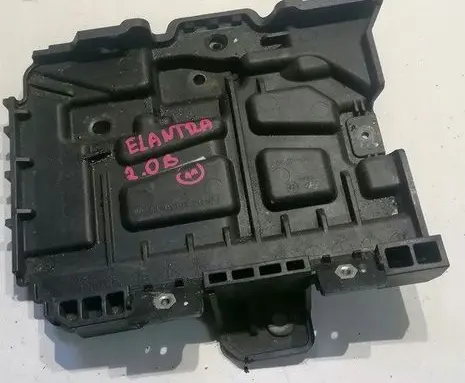 Hyundai Elantra VI Battery bracket 37150F2500