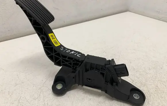 KIA Stonic Accelerator throttle pedal 32700XXXXX 00136810