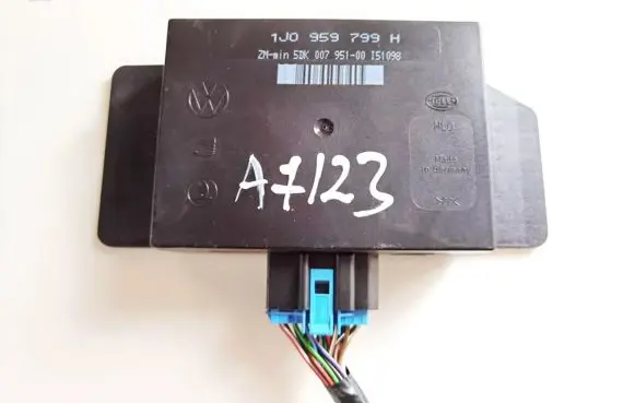 Volkswagen PASSAT B5 Comfort/convenience module 1j0959799h