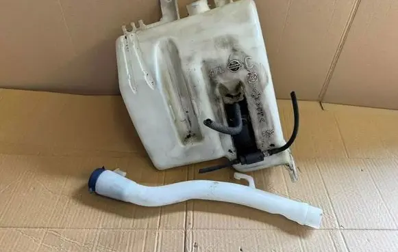 Mini Paceman (R61) Windshield washer fluid reservoir/tank