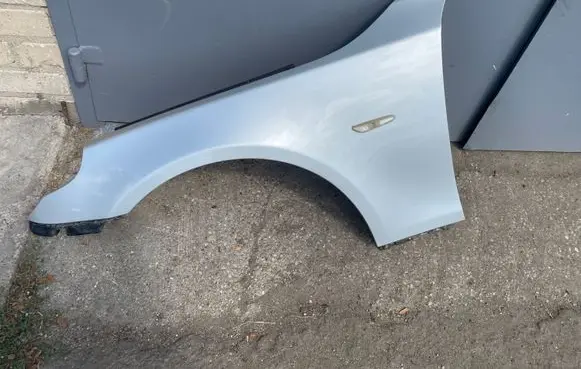 BMW 5 E60 E61 Fender