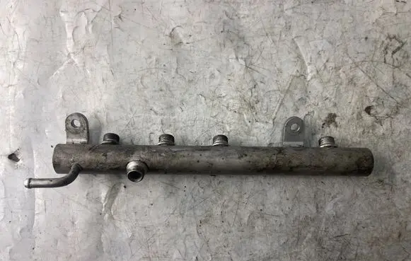 Jeep Grand Cherokee (WK) Fuel main line pipe A6420700495