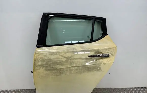 Nissan Leaf II (ZE1) Rear door 