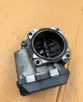 BMW 7 F01 F02 F03 F04 Throttle valve 7555944 A2C53374893