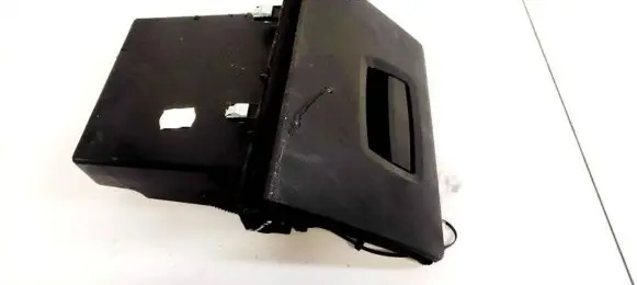 Glove box