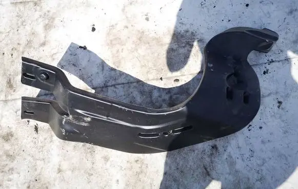 Skoda Yeti (5L) Air intake hose/pipe 1k0819805d