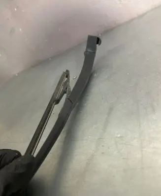 Mercedes-Benz B W245 Rear wiper blade arm A1698200444