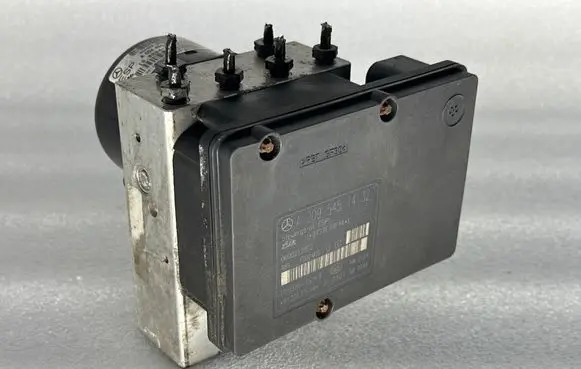 Mercedes-Benz CLK A209 C209 ABS Pump A2095451432 00002128E0 9Y22E31F14