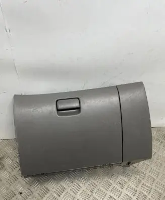 Subaru Forester SG Glove box