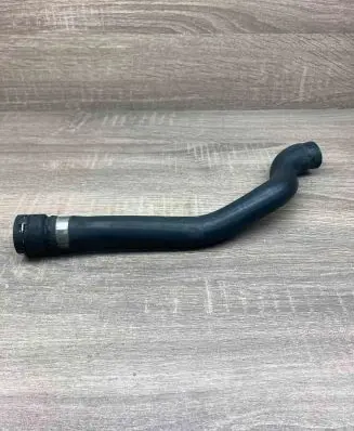 BMW 7 E38 Engine coolant pipe/hose 2247817