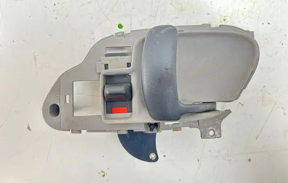 Chevrolet Tahoe Front door interior handle 15708042 15022222
