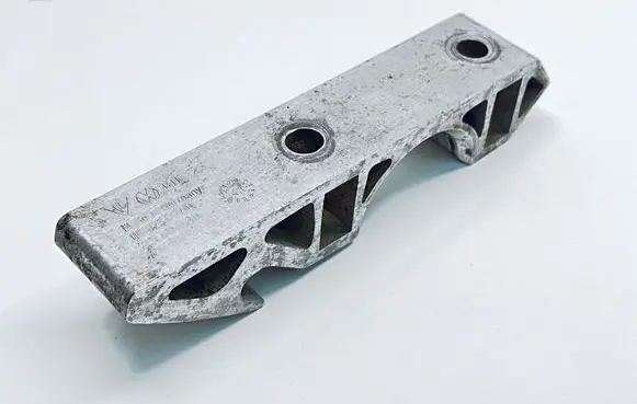 Volkswagen Touareg II Sway bar bush bracket, front 7L0411063B