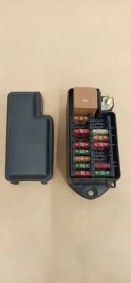 Jaguar XK8 - XKR Fuse module LJA2800CE 518151006