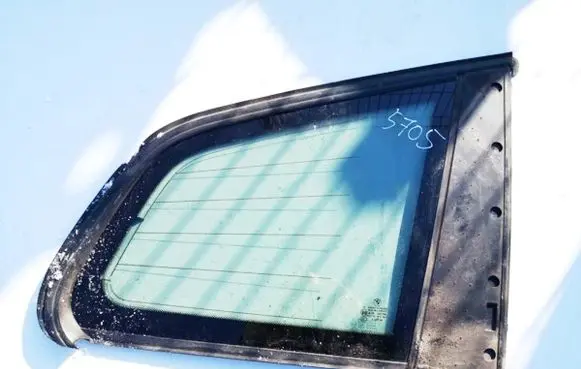BMW X3 E83 Rear side window