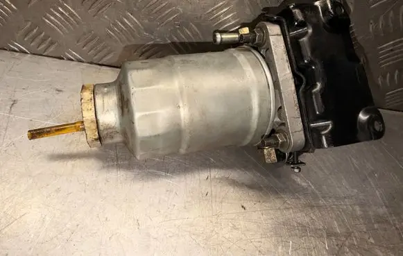Nissan X-Trail T30 Fuel filter housing PF971