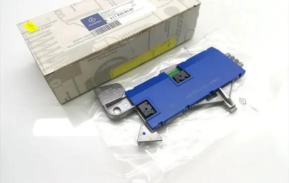 Mercedes-Benz E AMG W211 Aerial antenna amplifier A2118205089