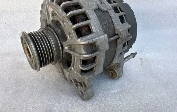 Volkswagen PASSAT B7 Generator/alternator 03L903024F 0125811027